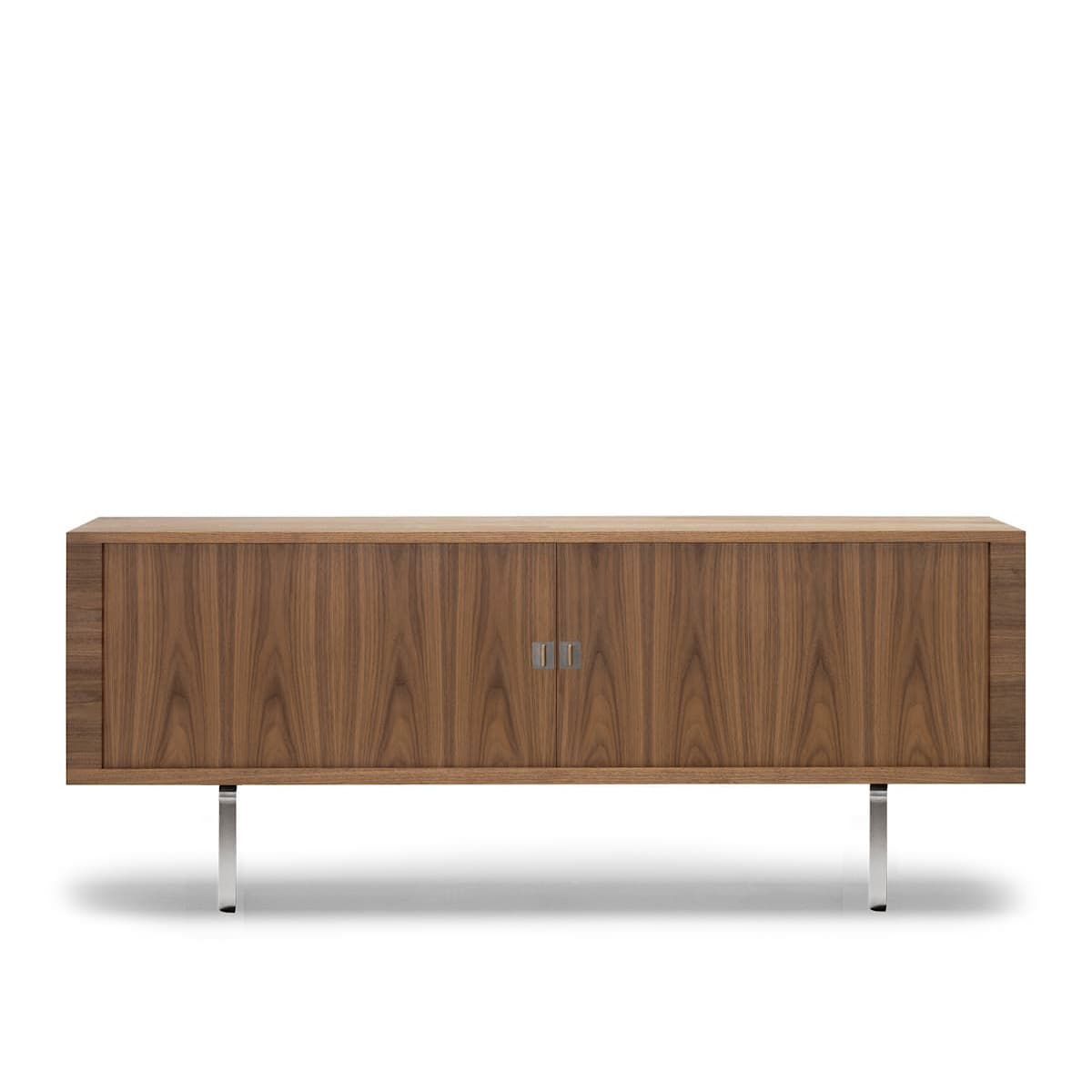 Carl Hansen - CH825 Sideboard, Oljad Valnöt, Ben i Rostfritt stål - Skänkar och sideboards - Hans J. Wegner - Träfärgad - Metall/Trä