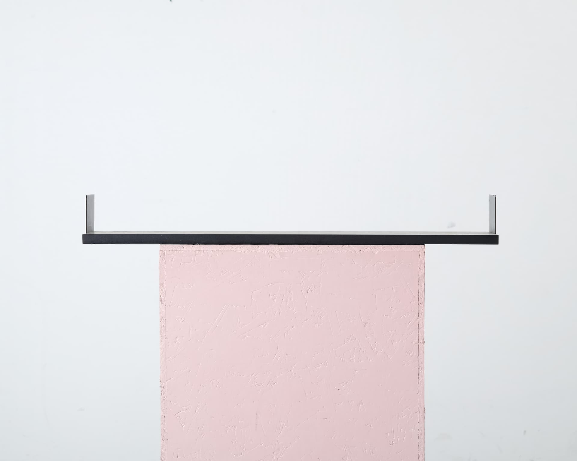New Works vägghylla svart