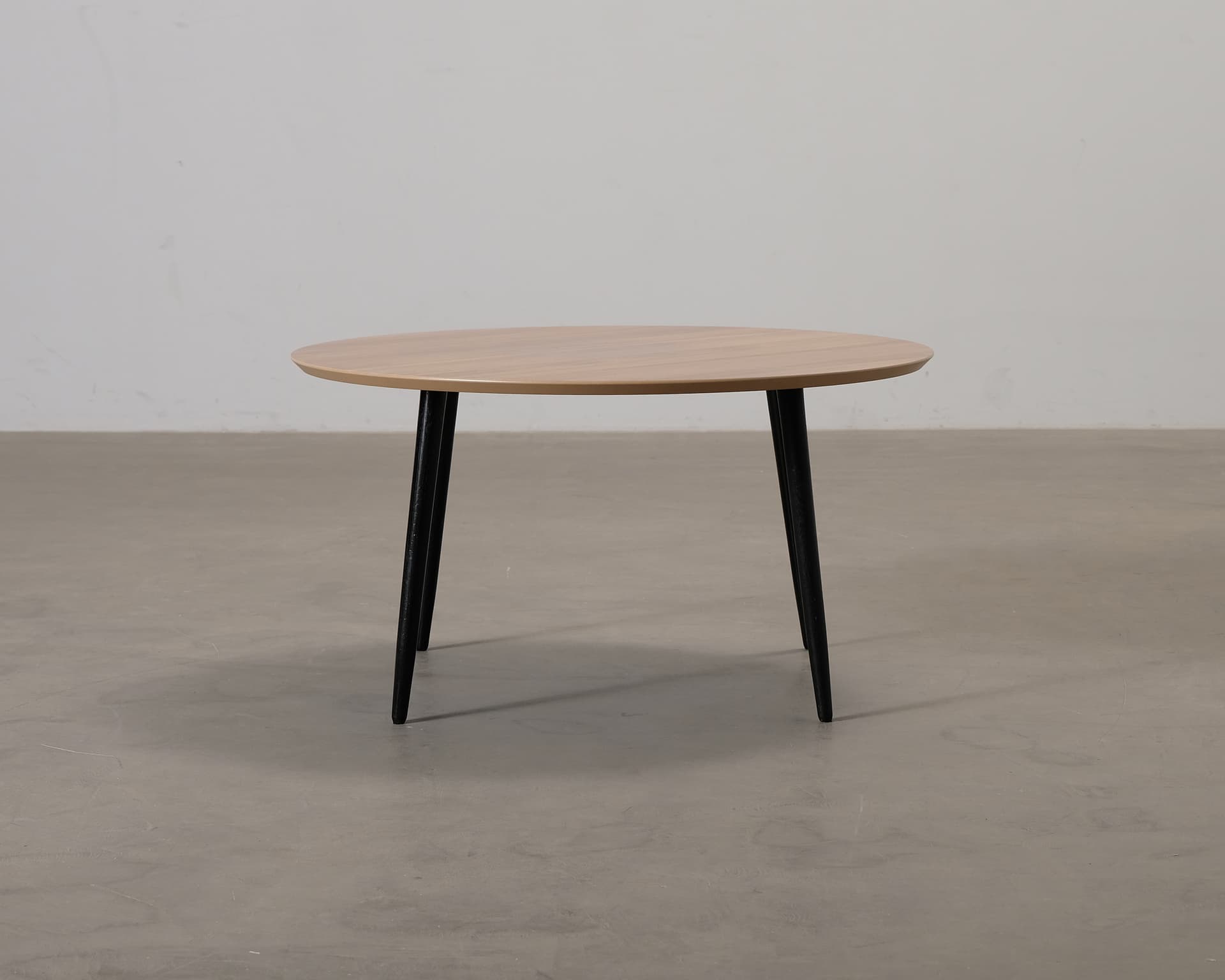 Sofacompany Hubert soffbord ø 90 cm valnöt / svart