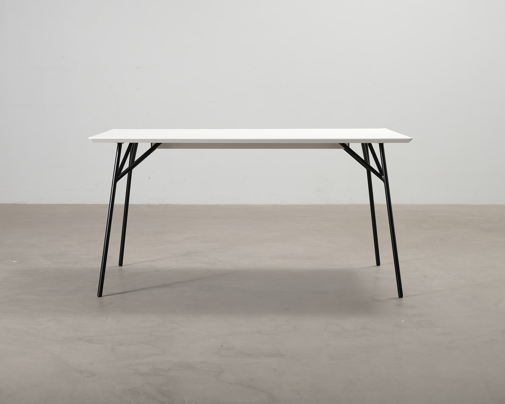 Sofacompany Allie matbord 150 cm vit / svart